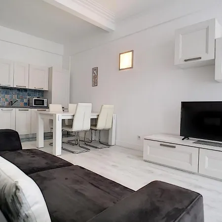 Nestor&jeeves - Royal - Central, Close Sea Апартаменты *