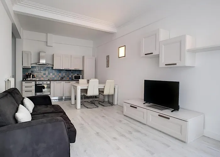 Apartmán Nestor&jeeves - Royal - Central, Close Sea